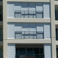 Plantation louvre shutters